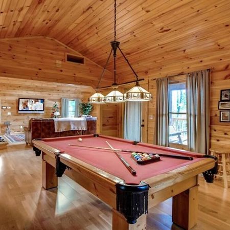 הוילה גטלינבורג Great Location Pool Table Hot Tub מראה חיצוני תמונה