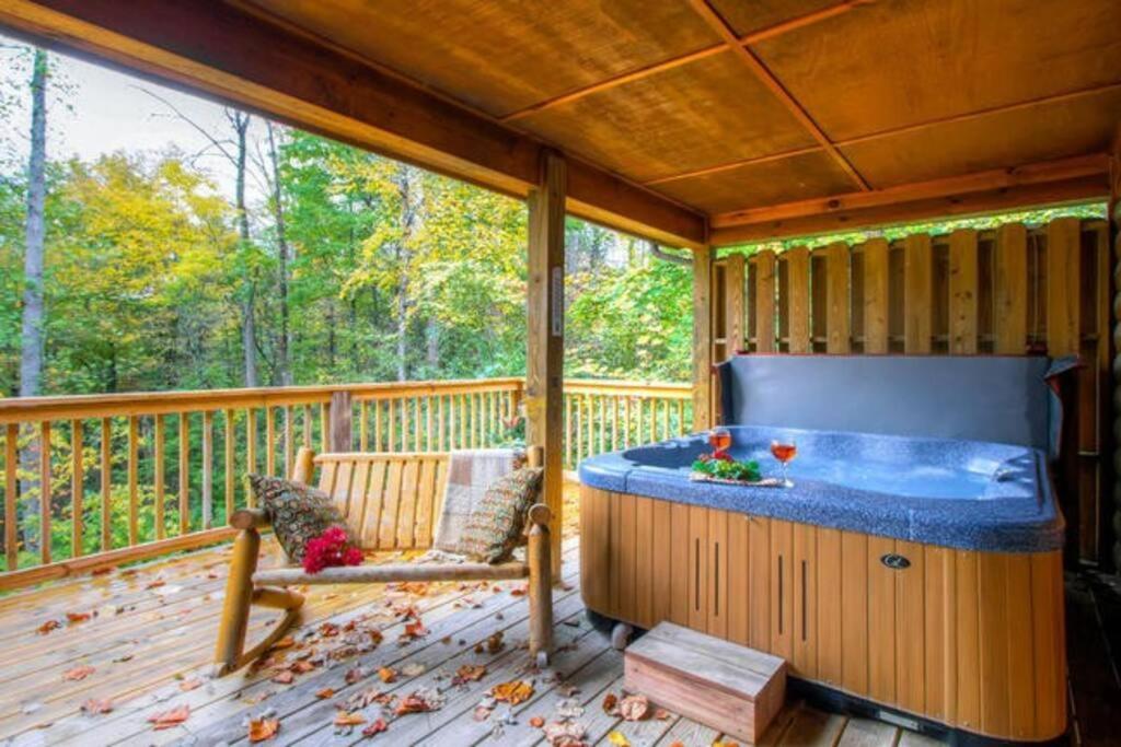 הוילה גטלינבורג Great Location Pool Table Hot Tub מראה חיצוני תמונה